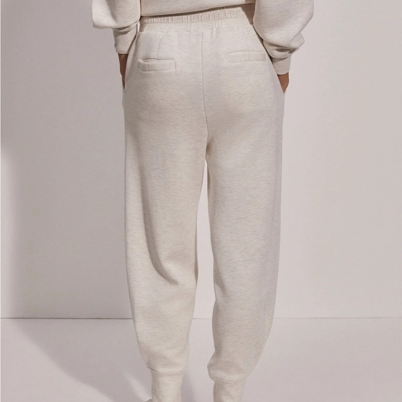 Varley Jogger Relaxed Pant 25" Ivory Marl Large. Like new. - Picture 2 of 4